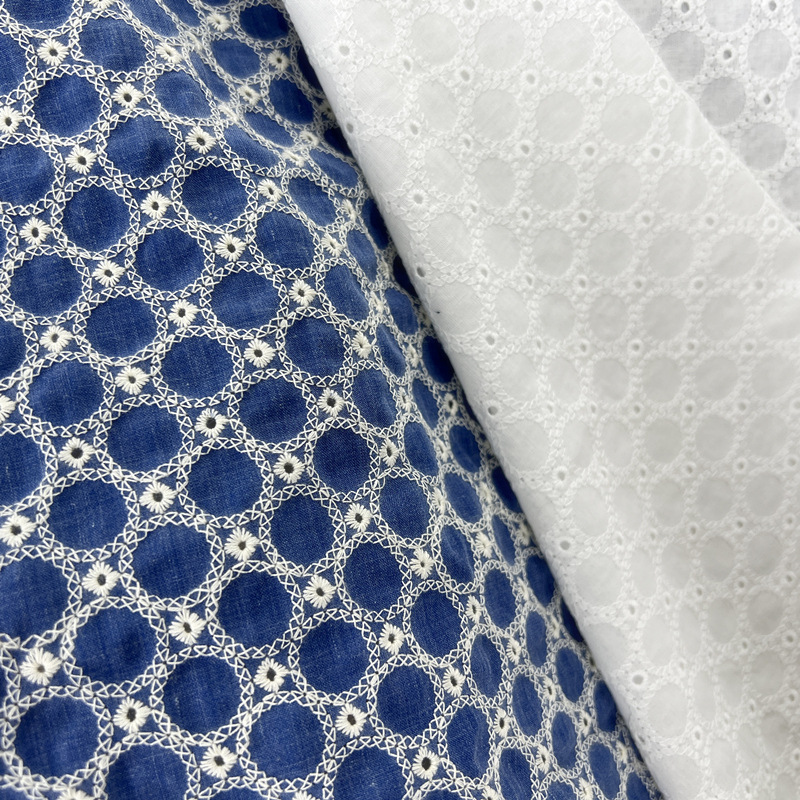 Sewing Eyelet Fabric - Tecido de Algodão Denim com Bordado